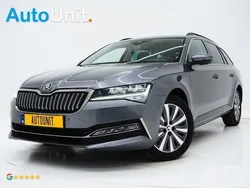 Grijs Gebruikt 2022 Skoda Superb Hatchback | € 22.840 (Super prijs)