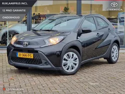 Zwart Gebruikt 2022 Toyota Aygo Play Hatchback | € 14.950 (Eerlijke prijs)