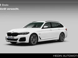 Wit Gebruikt 2022 BMW 530 Executive Stationwagen | € 42.880 (Eerlijke prijs)