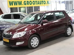 Rood Gebruikt 2011 Skoda Fabia Ambition Hatchback | € 7.944 (Eerlijke prijs)