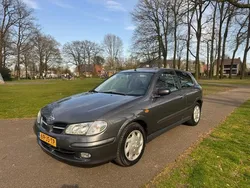 Grijs Gebruikt 2002 Nissan Almera Hatchback | € 1.099