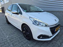 Wit Gebruikt 2019 Peugeot 208 Allure Hatchback | € 11.900 (Goede deal)