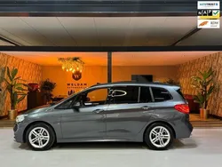 Grijs Gebruikt 2018 BMW 218 M Sport Stationwagen | € 19.990 (Eerlijke prijs)