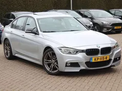Grijs, metallic lak Gebruikt 2016 BMW 330 M Sport Sedan | € 18.999 (Goede deal)