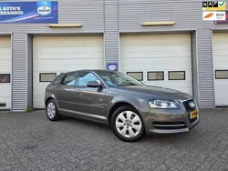 Grijs, metallic lak Gebruikt 2012 Audi A3 Sportback Attraction Hatchback | € 4.950 (Eerlijke prijs)