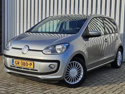 Grijs, metallic lak Gebruikt 2015 VW up! move up! Hatchback | € 7.950 (Eerlijke prijs)