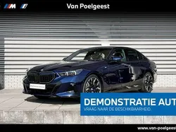Tansanitblau ii metallic Gebruikt 2025 BMW 550e Comfort Edition Sedan | € 107.227 (Iets duurder)