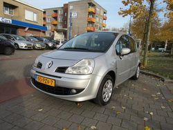 Grijs Gebruikt 2011 Renault Grand Modus Dynamique MPV | € 4.250 (Eerlijke prijs)