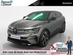 Schiste grijs met dak in sterz Gebruikt 2024 Renault Mégane Iconic Hatchback | € 36.735