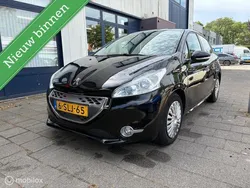 Zwart Gebruikt 2013 Peugeot 208 Active Hatchback | € 5.950 (Goede deal)