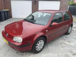 Rood Gebruikt 1999 VW Golf IV Trendline Hatchback | € 999 (Eerlijke prijs)