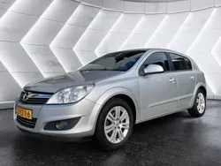 Grijs, metallic lak Gebruikt 2009 Opel Astra Cosmo Hatchback | € 2.740 (Eerlijke prijs)