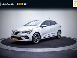 Grijs Gebruikt 2021 Renault Clio V Intens Hatchback | € 19.125 (Eerlijke prijs)