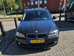 Zwart Gebruikt 2010 BMW 318 Executive Stationwagen | € 5.750 (Eerlijke prijs)
