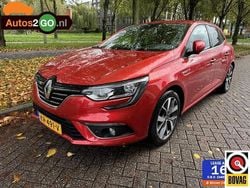 Rood Gebruikt 2016 Renault Mégane III Bose Edition Hatchback | € 9.945 (Eerlijke prijs)