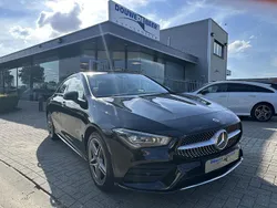 Zwart Gebruikt 2023 Mercedes CLA250e AMG line Sedan | € 37.950 (Eerlijke prijs)