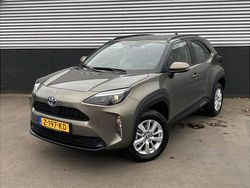 Bruin Gebruikt 2024 Toyota Yaris Hybrid Active SUV | € 29.249 (Eerlijke prijs)