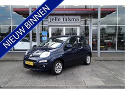 Blauw, metallic lak Gebruikt 2018 Fiat Panda Lounge Hatchback | € 10.445 (Iets duurder)