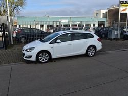 Wit (metallic) Gebruikt 2013 Opel Astra Business Stationwagen | € 2.750 (Eerlijke prijs)