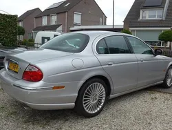 Grijs, metallic lak Gebruikt 2003 Jaguar S-Type Executive Sedan | € 3.650 (Eerlijke prijs)