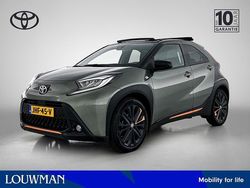 Groen metallic Gebruikt 2022 Toyota Aygo Premium Hatchback | € 22.950 (Iets duurder)