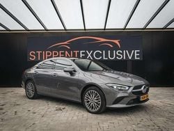 Grijs Gebruikt 2022 Mercedes CLA250e Sedan | € 35.900 (Eerlijke prijs)