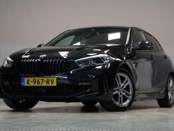 Zwart Gebruikt 2021 BMW 118 Executive Hatchback | € 19.995 (Eerlijke prijs)