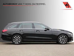 Zwart, metallic lak Gebruikt 2022 Mercedes C300 Business Stationwagen | € 36.900 (Eerlijke prijs)