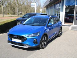 Blauw, metallic lak Gebruikt 2024 Ford Focus Active Stationwagen | € 29.950 (Eerlijke prijs)