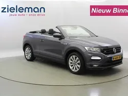 Grijs, metallic lak Gebruikt 2021 VW T-Roc Cabriolet R-line Cabriolet | € 26.845 (Goede deal)