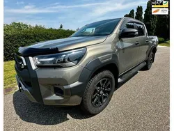 Groen Gebruikt 2024 Toyota HiLux Pickup | € 49.950 (Eerlijke prijs)