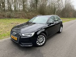Zwart, metallic lak Gebruikt 2014 Audi A3 Sportback Attraction Hatchback | € 11.750 (Eerlijke prijs)