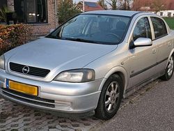 Grijs Gebruikt 2003 Opel Astra Njoy Sedan | € 1.995 (Eerlijke prijs)