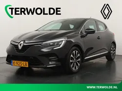 Zwart Gebruikt 2021 Renault Clio V Intens Hatchback | € 15.400 (Eerlijke prijs)
