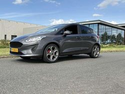 Grijs Gebruikt 2017 Ford Fiesta Trend Hatchback | € 8.500 (Iets duurder)