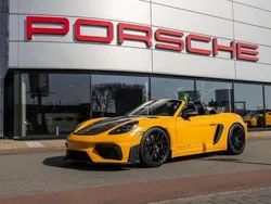 Kleur naar keuze: signal yellow Nieuw 2024 Porsche 718 Spyder Cabriolet | € 294.900 (Goede deal)