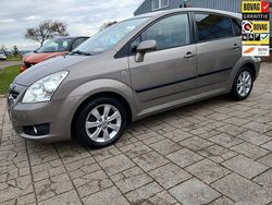 Beige Gebruikt 2007 Toyota Verso Luna MPV | € 3.499 (Eerlijke prijs)