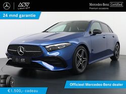 Blauw Gebruikt 2025 Mercedes A180 AMG line Hatchback | € 43.895