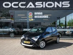 Zwart Gebruikt 2021 Toyota Aygo X-play Hatchback | € 12.950 (Iets duurder)