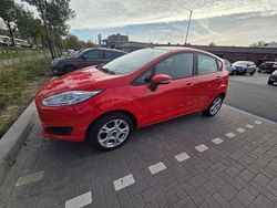 Rood Gebruikt 2016 Ford Fiesta Style Hatchback | € 6.995 (Goede deal)