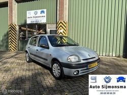 Grijs Gebruikt 2000 Renault Clio II Hatchback | € 799 (Goede deal)