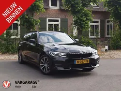 Zwart Gebruikt 2022 BMW 320e Sport Line Stationwagen | € 23.995 (Super prijs)