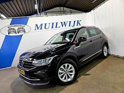 Zwart Gebruikt 2022 VW Tiguan Business SUV | € 30.750 (Super prijs)