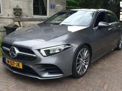 Grijs Gebruikt 2018 Mercedes A200 Premium Hatchback | € 23.950 (Goede deal)