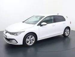Wit Gebruikt 2022 VW Golf VIII Life Hatchback | € 22.440 (Eerlijke prijs)