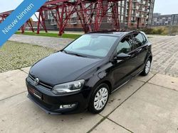 Zwart, metallic lak Gebruikt 2011 VW Polo Highline Hatchback | € 6.999 (Eerlijke prijs)