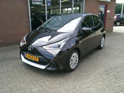 Zwart Gebruikt 2021 Toyota Aygo X-play Hatchback | € 7.950 (Eerlijke prijs)