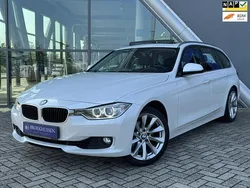 Wit, metallic lak Gebruikt 2013 BMW 320 Executive Stationwagen | € 12.950 (Iets duurder)