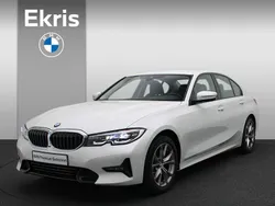 Wit Gebruikt 2022 BMW 318 Executive Sedan | € 34.950 (Eerlijke prijs)
