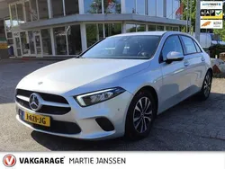 Grijs Gebruikt 2020 Mercedes A180 Business Hatchback | € 24.250 (Goede deal)